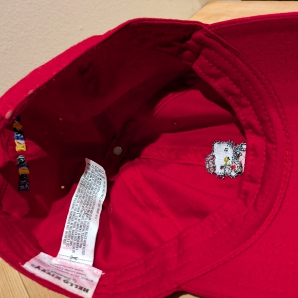 Hello Kitty Vibrant Red Hat - Picture 4 of 6